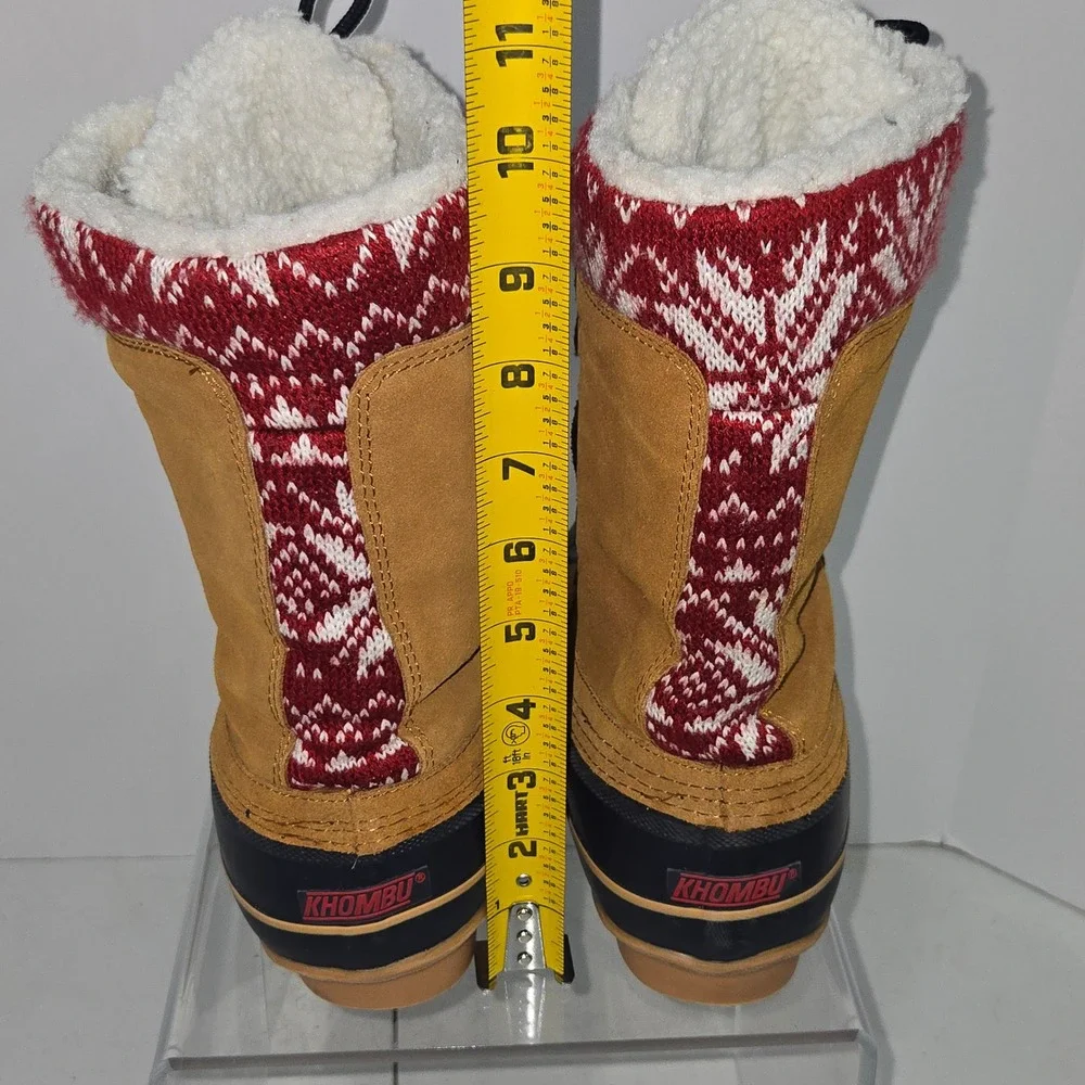 Khombu Vail Womens 9.5 Duck Boots Tan Leather Faux Fur Red White Sweater Trim